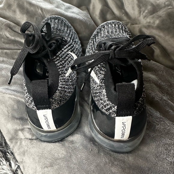 Nike VaporMax Flyknit 3.0 Oreo, size 6. NWT - Picture 3 of 3